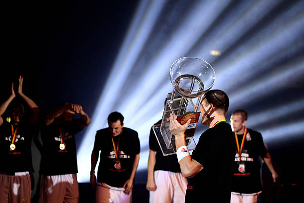 功立下汗马 功立下汗马