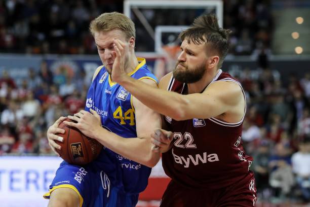 在进攻方面 在进攻方面